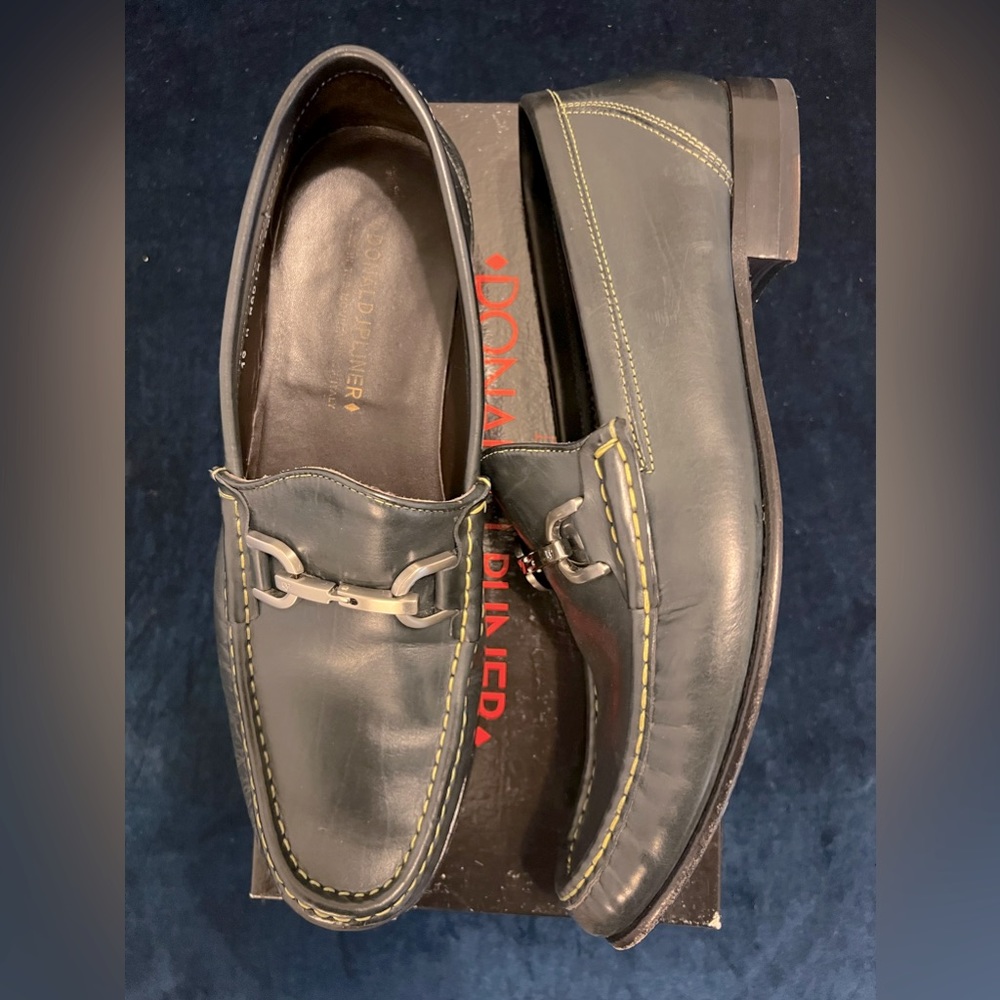 Donald J Pliner navy loafers